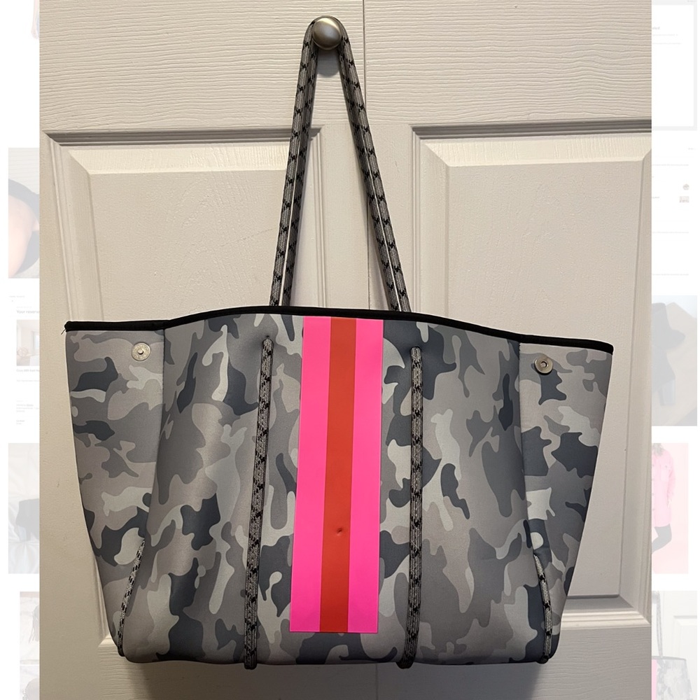 NEW gray camo neoprene tote bag